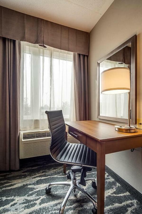 Monte Carlo Inn Brampton Kültér fotó